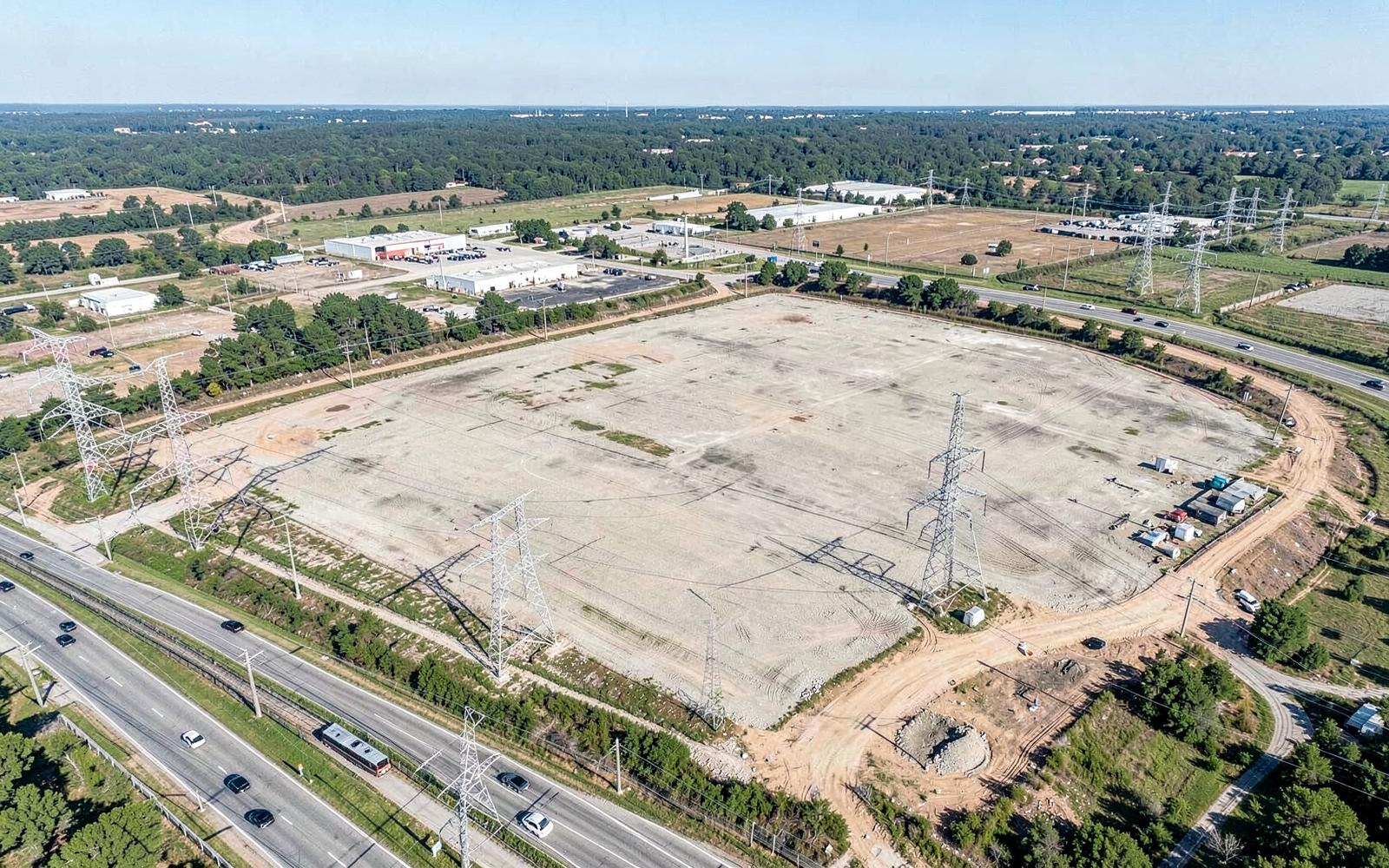 Terrain industriel envisagé pour l'implantation d'un data center
